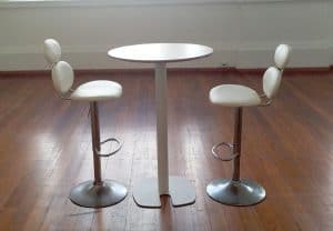 BS15 - W MARSHMALLOW BARSTOOL WHITE FIN BAR TABLE & ROUND TOP WHITE